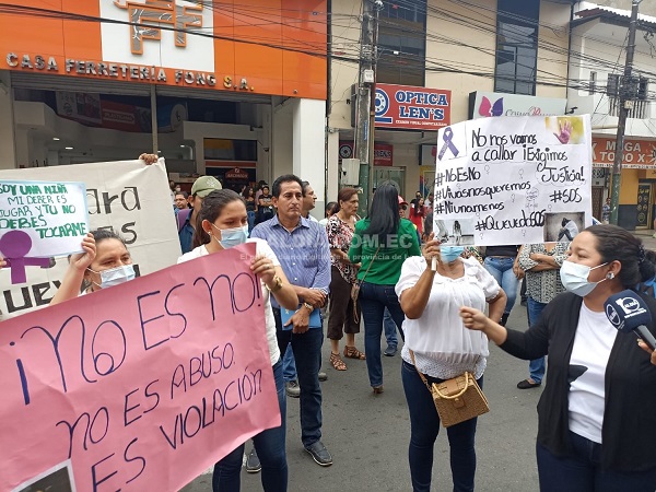 Ministro del Interior visitó Quevedo y la ciudadanía hizo protestas en la calle