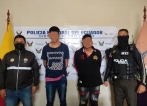 Pedro Carbo: Pensaron huir con 2 mil dólares robados, pero la Policía los detuvo