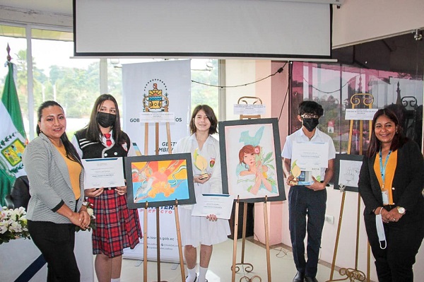 Prefectura de Los Ríos premió a ganadores de concurso de Oratoria y Pintura