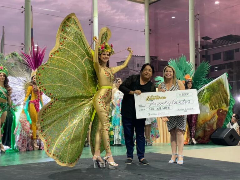 Becky Cantos ganó el traje Escencia Quevedeña