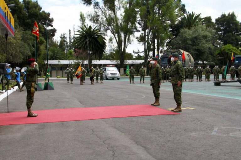 La estatura mínima y demás requisitos para ingresar al Ejército ecuatoriano como profesional