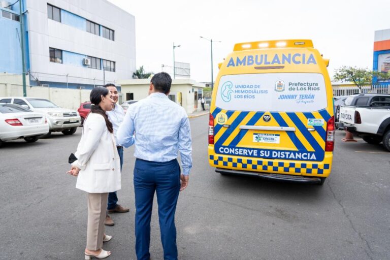 Dialrios estrena nueva ambulancia 