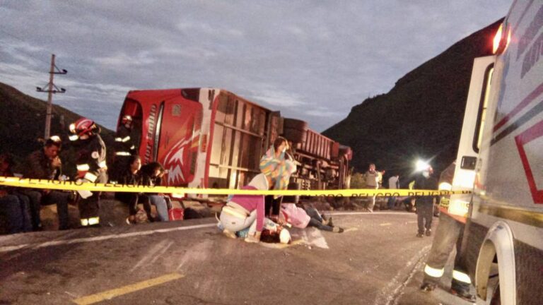 Quito: Nueve fallecidos en accidente de bus en la vía Pifo – Papallacta