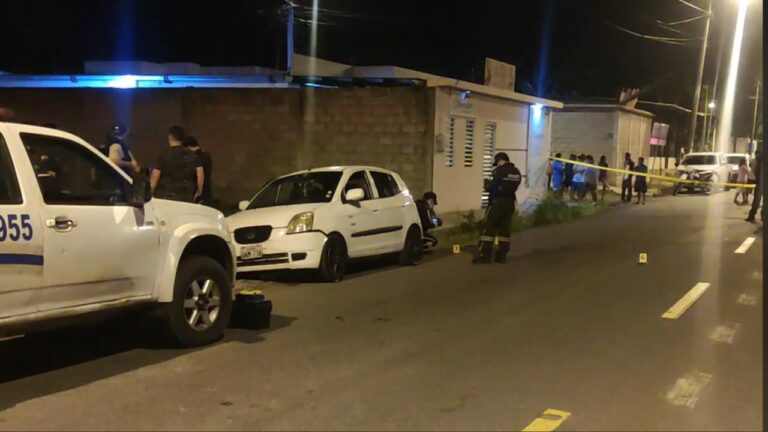 Quevedo: Hombres armados atacan a ocupantes de un auto, dos mueren y otros tres quedaron heridos