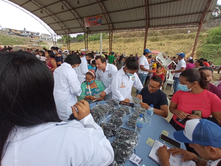 Armando Manobanda y Fundación Arroyo impulsan brigadas médicas