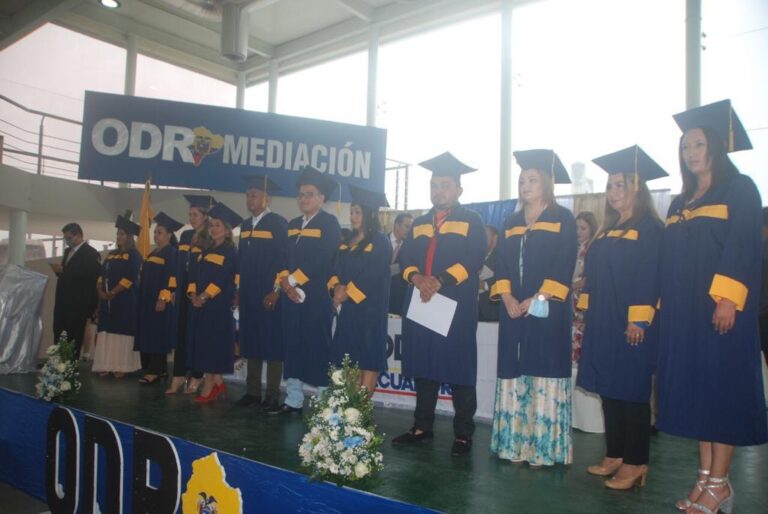 ODR Ecuador graduó a 157 flamantes mediadores