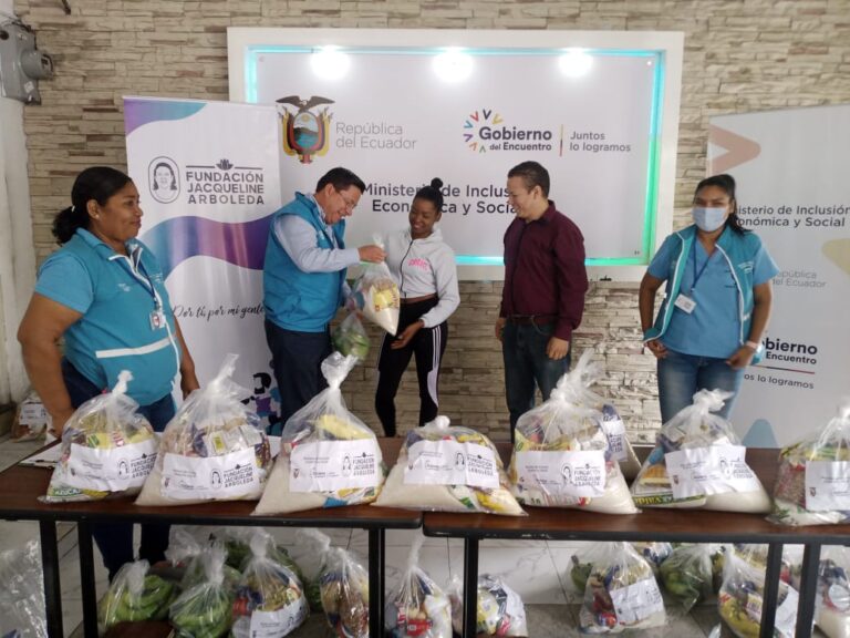 Migrantes recibieron kits alimenticios gracias a un convenio de MIES