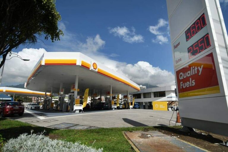 Las gasolineras más rentables fueron vendidas en el Gobierno de Rafael Correa
