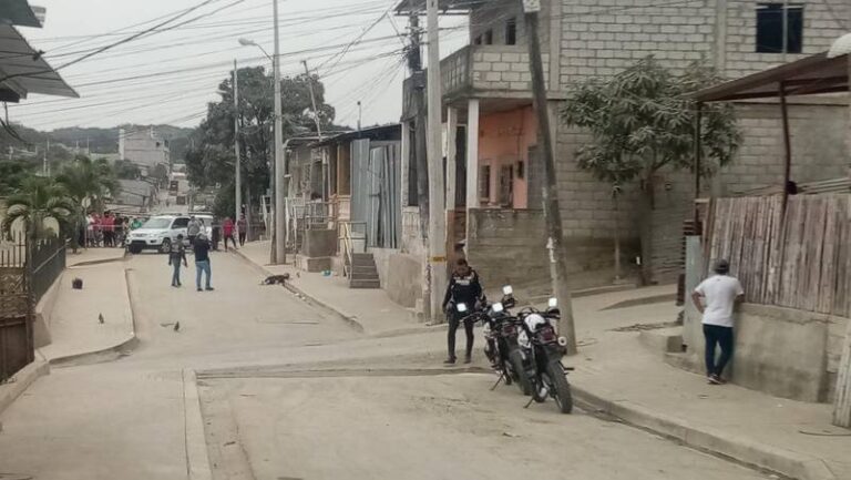Otra matanza: 6 asesinados en una balacera en Flor de Bastión, Guayaquil
