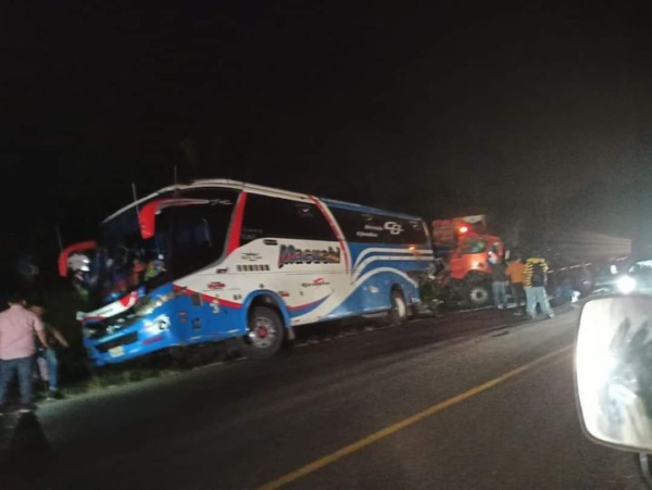 Quevedo: Chofer y pasajero de transporte interprovincial mueren en accidente de tránsito 