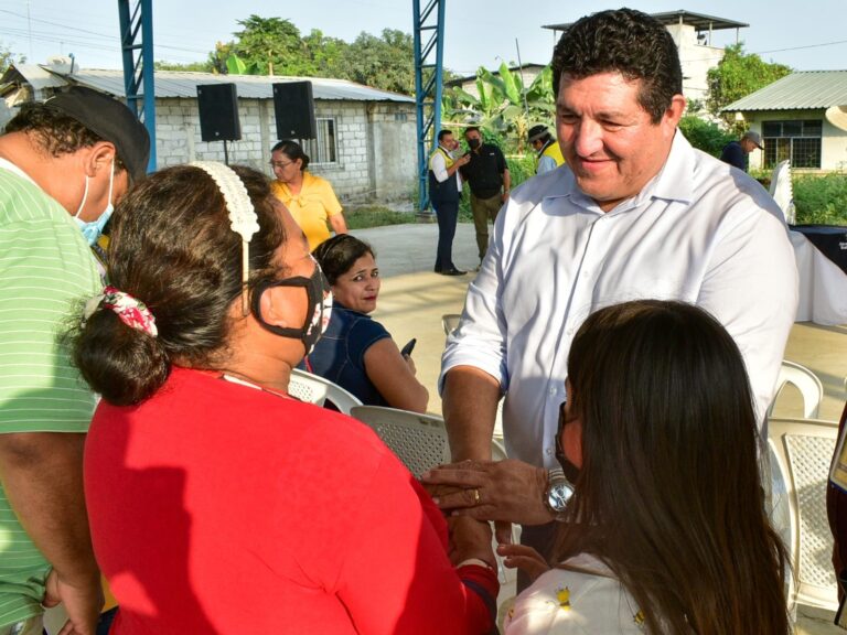 En Pimocha, familias ya cuentan con terrenos legalizados