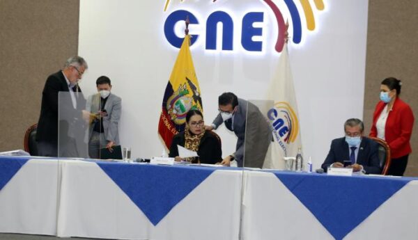 CNE Los Ríos conmemora la Semana de la Democracia