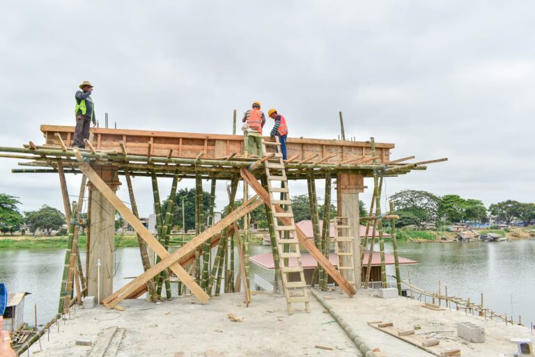 Primer muelle flotante se construye en Babahoyo ​