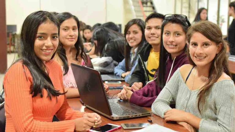 Se abre programas de becas y ayudas económicas para estudios superiores