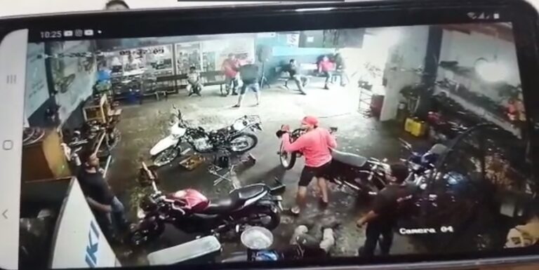 Quevedo: ¡Entraron a robar en un taller de motos como si nada!