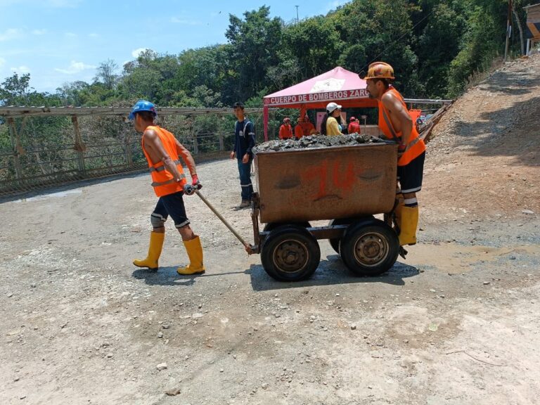Zaruma: Tres mineros quedaron bajo tierra tras un derrumbe