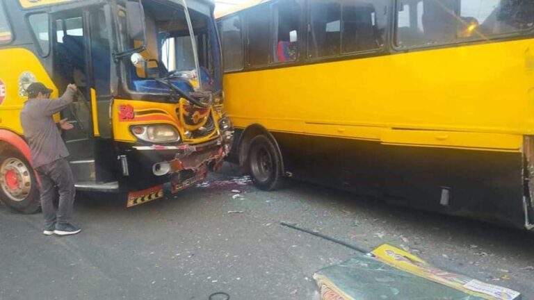 Chofer de transporte escolar murió en accidente de tránsito