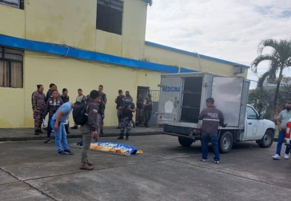 Un hombre fue hallado pendiendo de una ventana en el interior de una celda de la cárcel de Quevedo