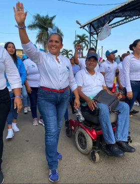 Elsy Ospina se convierte en la primera alcaldesa del cantón Puebloviejo