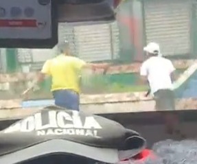 Dos sujetos asaltaron al chofer de un camión en pleno centro de Quevedo