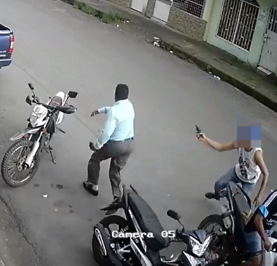 En Quevedo, un hombre se salvó de milagro tras el intento de robo de la moto en la que se movilizaba