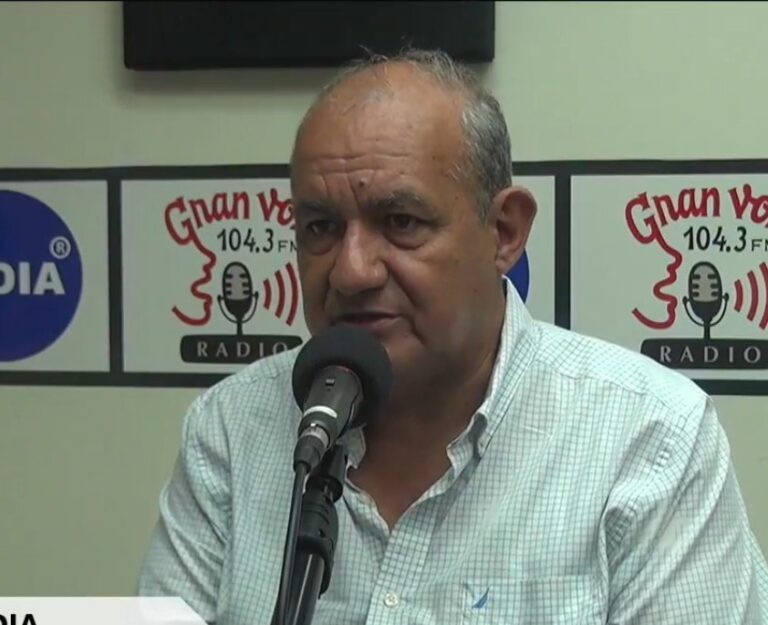 Darwin Farez, presidente de la Aso de Fútbol de Los Ríos, defiende la aplicación de una sanción en contra de Rover Manrique, presidente del Club Deportivo Quevedo