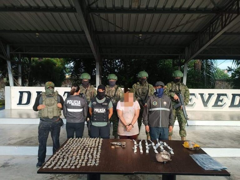 Quevedo: Una mujer fue detenida durante una operación policial y militar