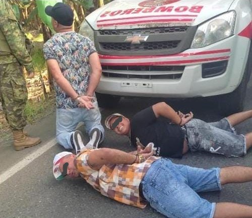 Los Ríos: Detenido por tenencia de arma de fuego sonríe mientras es neutralizado por militares