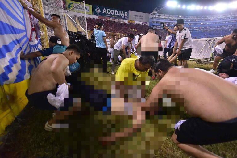 El Salvador: Avalancha humana durante partido de fútbol deja 12 nuertos y centenares de heridos