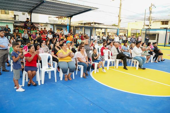 Cancha deportiva fue inaugurada en Barrio Lindo, Babahoyo