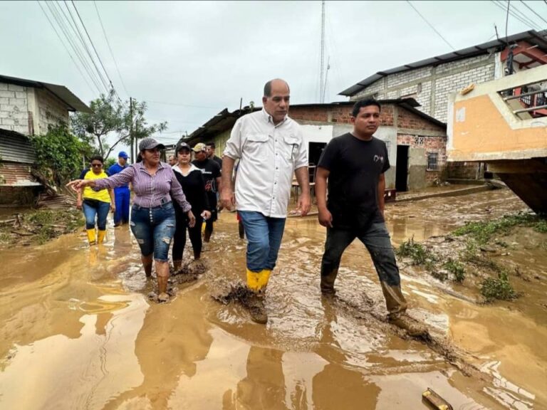 Babahoyo: Cerca de 50 familias resultan afectadas por desbordamiento del río Clementina