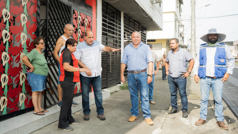 Alcalde de Babahoyo, Gustavo Barquet empieza recorrido de obras