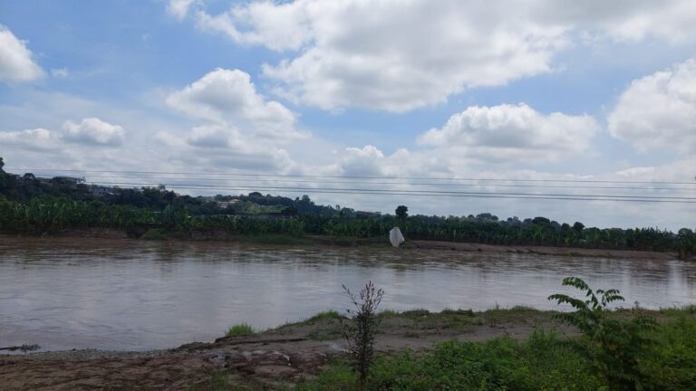 Quevedo: Un cuerpo flotando fue captado en la Ruta del Río
