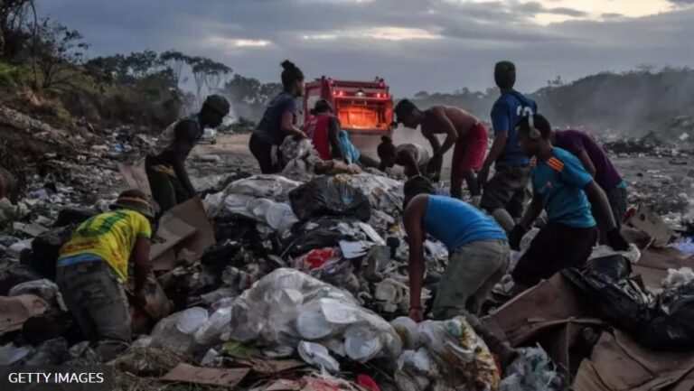 Venezuela: Un pequeño murió tras comer desperdicios en un vertedero de basura