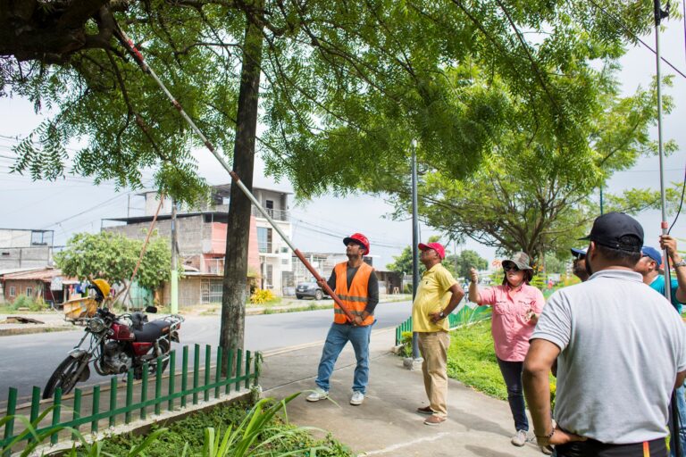 Alcaldía de Babahoyo capacita a personal del área de jardines y arborización