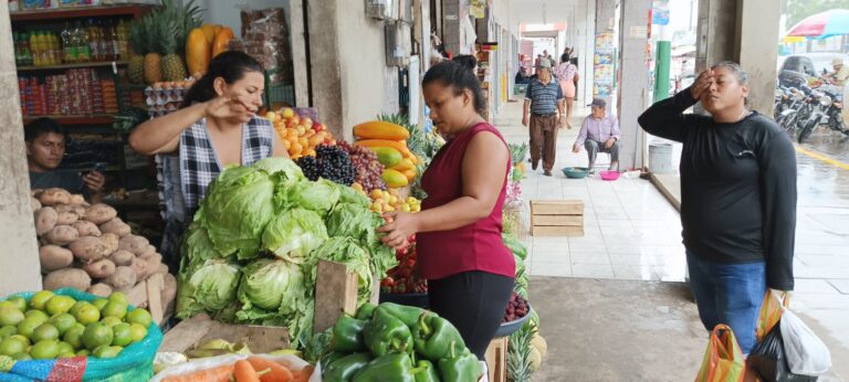 Comerciantes y consumidores de Quevedo están preocupados por alza en los precios de varios productos