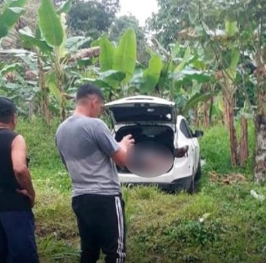 Tres hombres sin vida en el interior de un vehículo en El Carmen