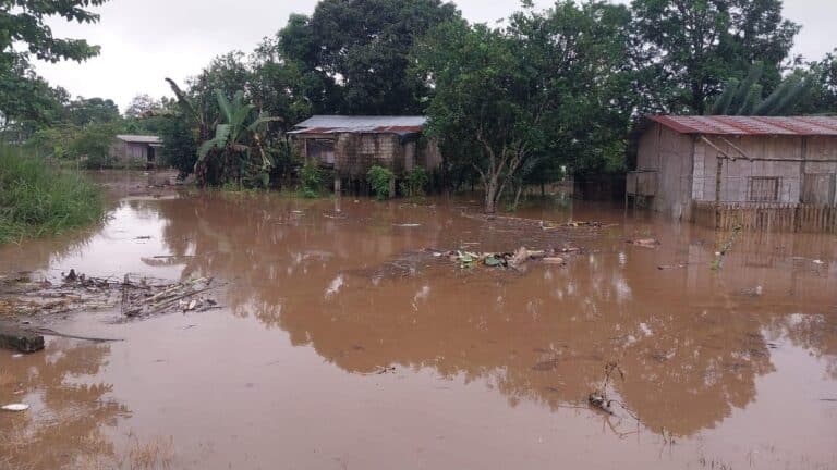 San Pedro de la ‘Y’ y San Simón se volvieron a inundar tras torrencial aguacero