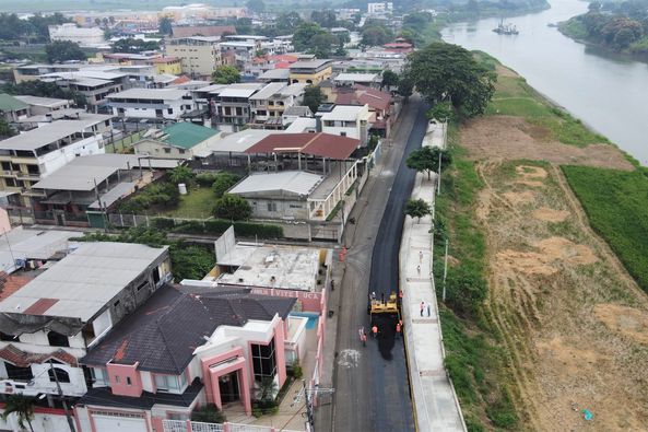 Ciudadela El Pireo recibe asfaltado de sus calles 