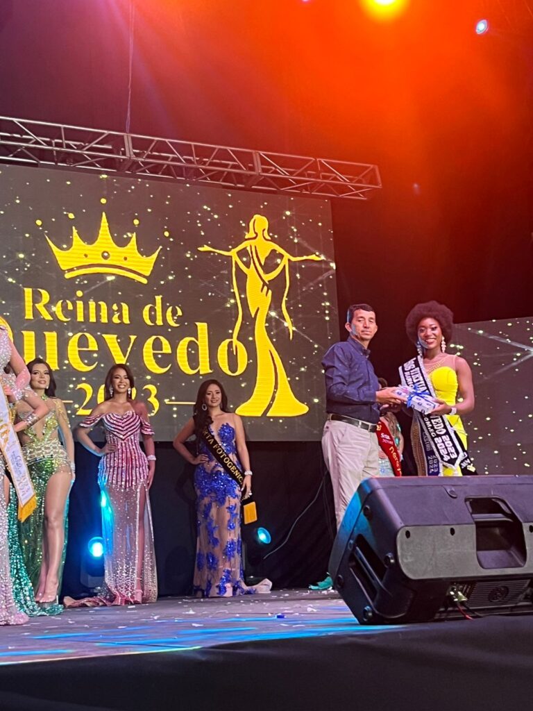 Silvana Cortéz fue electa como Reina Virtual de Quevedo