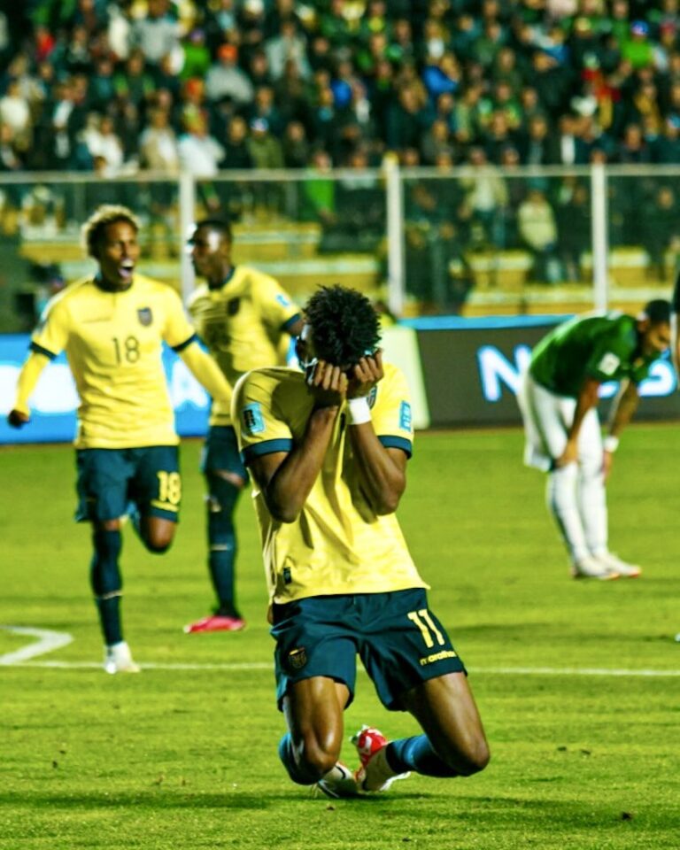 Ecuador se impuso en un duro duelo a Bolivia por 1-2