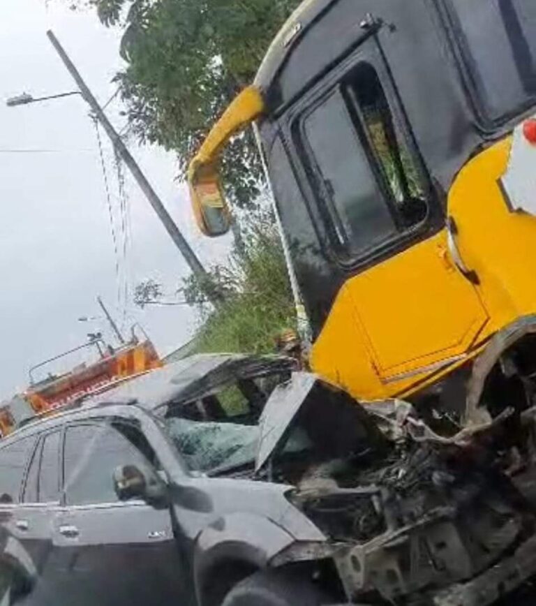Quevedo: Accidente de tránsito entre bus y automóvil
