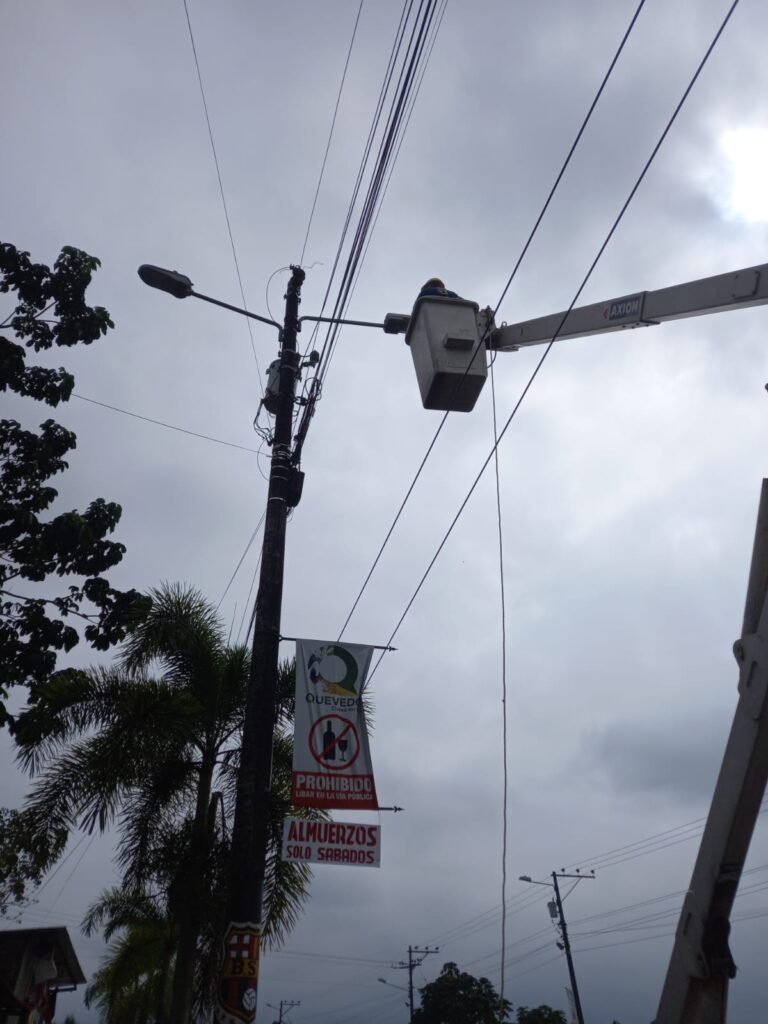 Retiro de lámparas en la Ruta del Río genera malestar entre los comerciantes