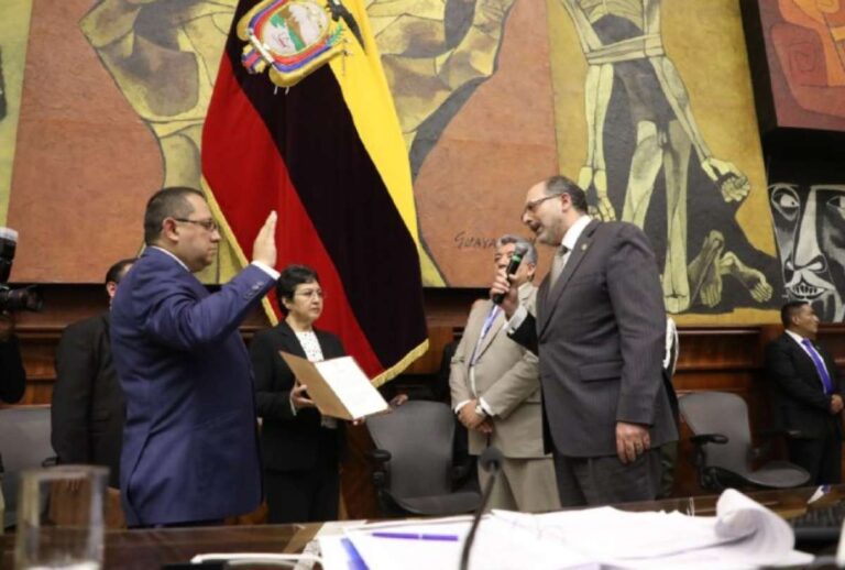 Asamblea posesionó al nuevo Contralor General