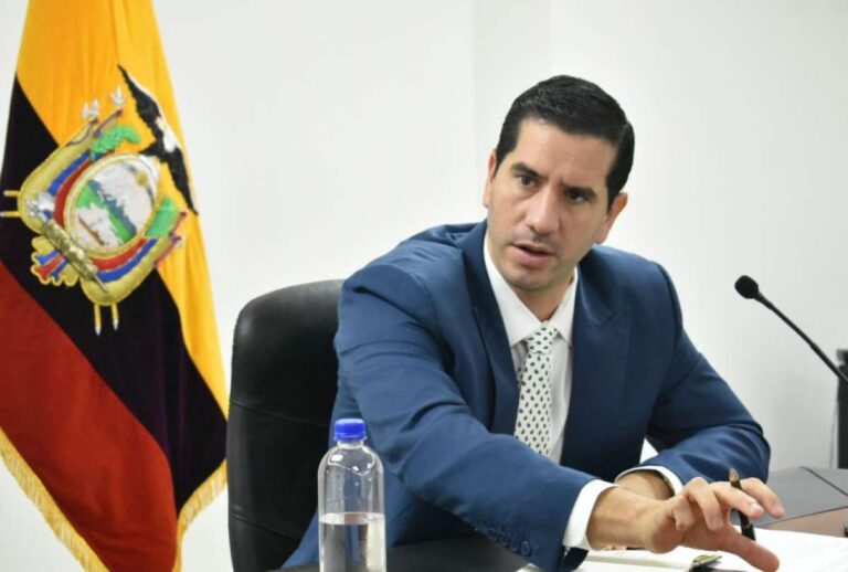 Ecuador busca alternativas para la crisis energética
