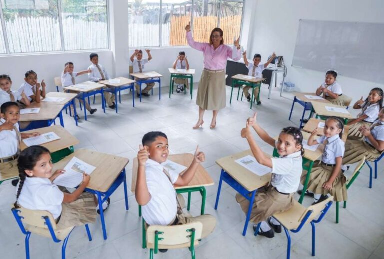 Arrancan las vacaciones: Costa y Galápagos se despiden del año escolar con alegría y esperanza