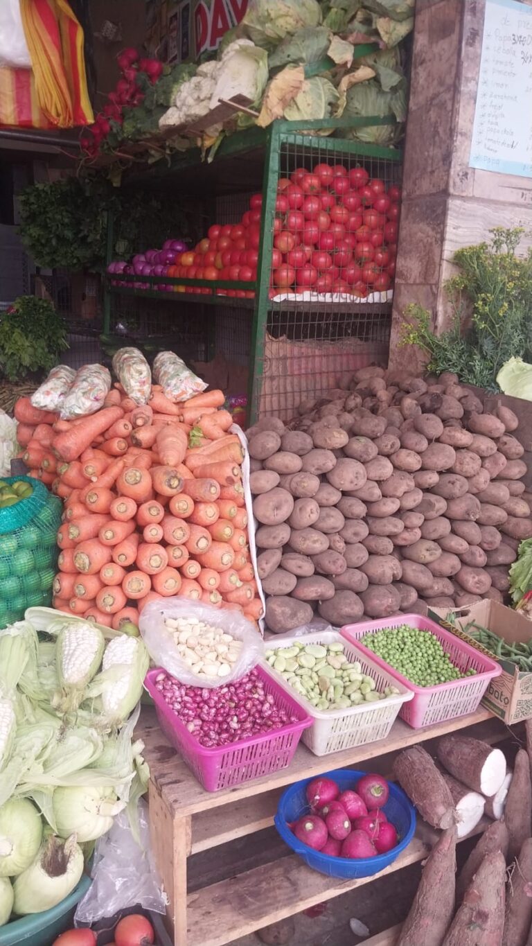 El precio de la papa cae a 0.30 centavos, pero tomate, cebolla y pimiento se encarecen en los mercados