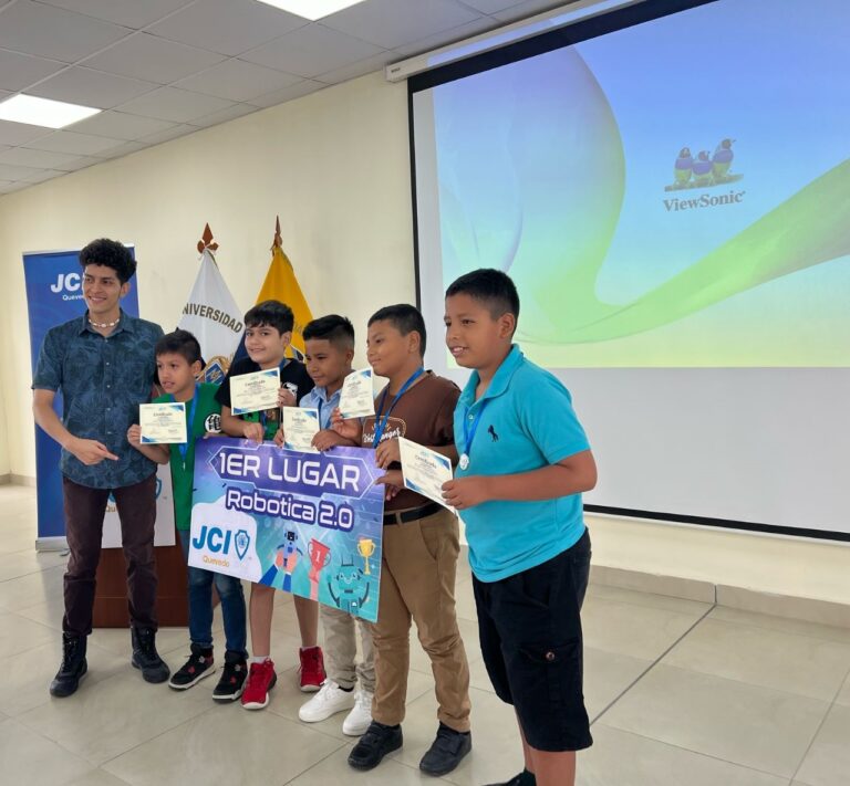 Clausura exitosa del programa vacacional robótica 2.0 de la JCI Quevedo